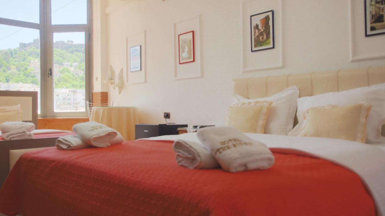 Hotel The First Гирокастра Экстерьер фото