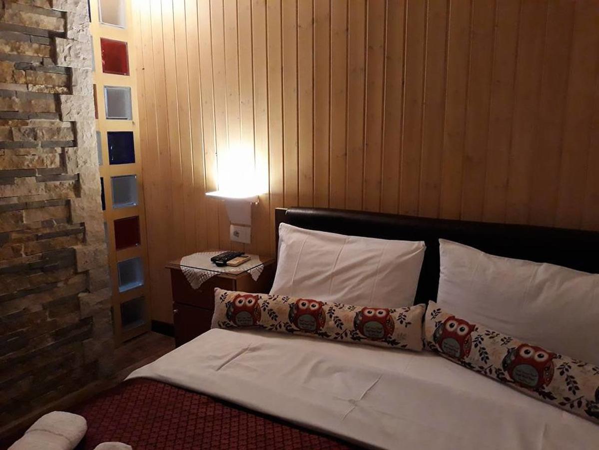 Hotel The First Гирокастра Экстерьер фото