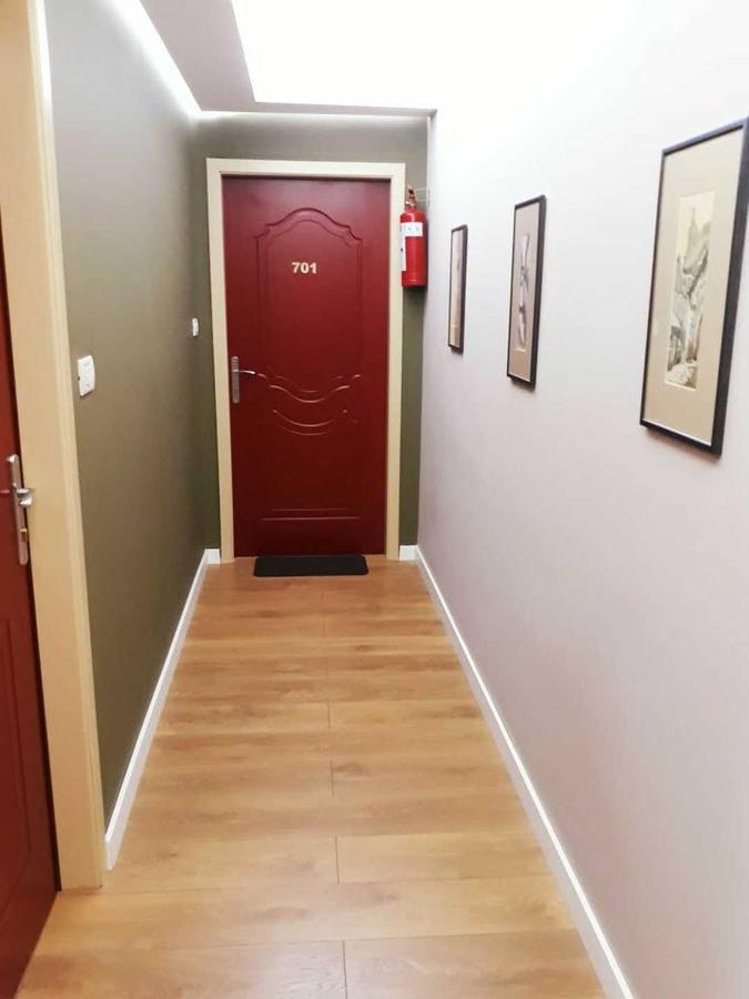 Hotel The First Гирокастра Экстерьер фото