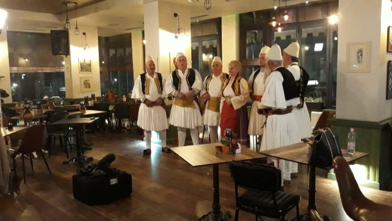 Hotel The First Гирокастра Экстерьер фото